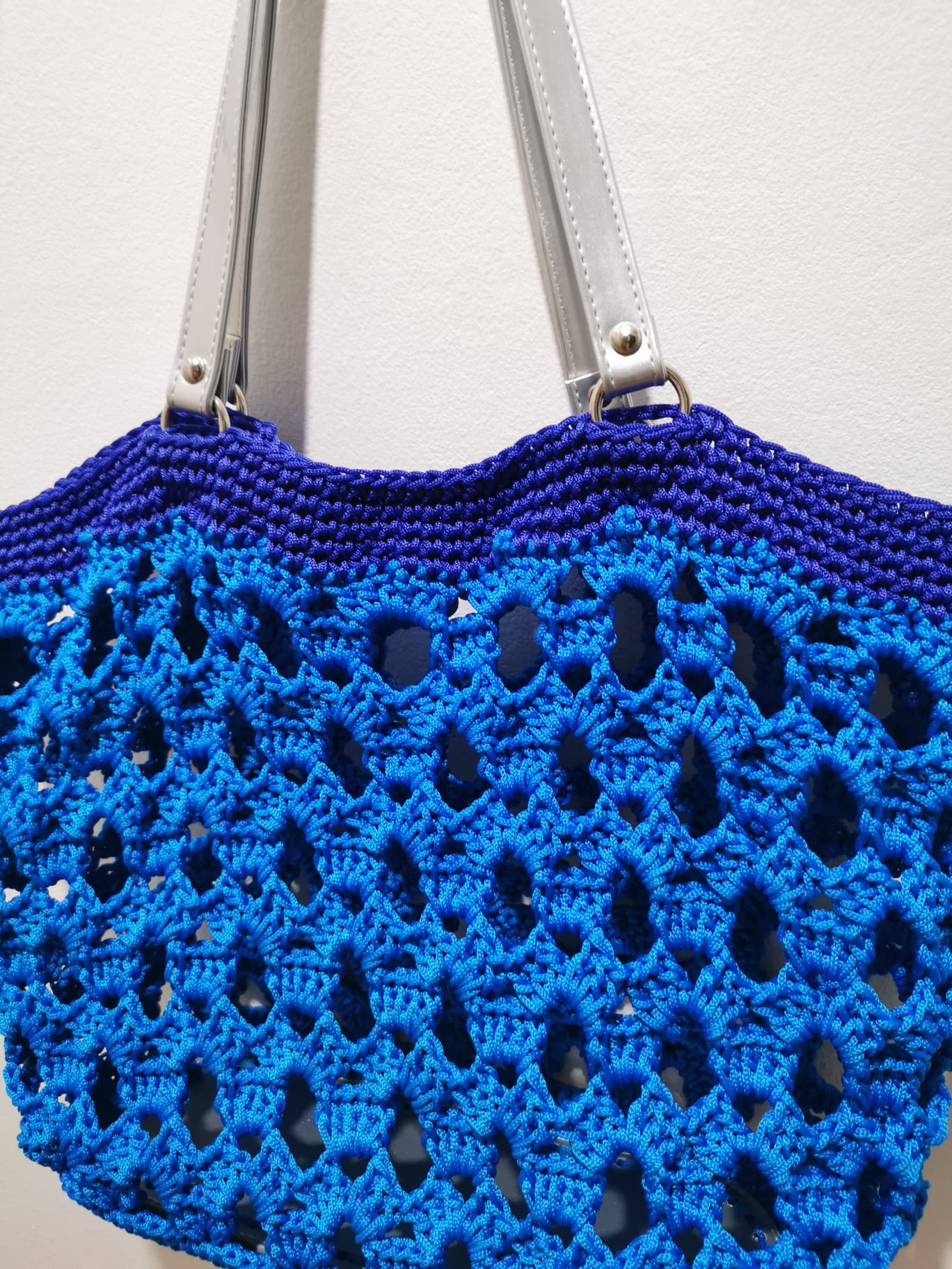 BORSA ALL'UNCINETTO, AZZURRA CON BORDO BLU
