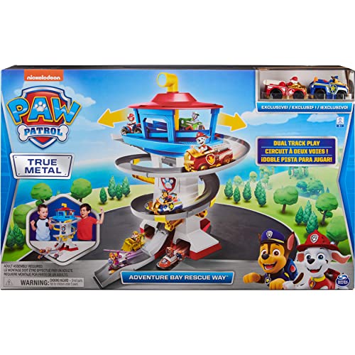 Set Di Gioco Adventure Bay Pista da Corsa Die Cast con 2 Veicoli Esclusivi, In Scala 1:55 Paw Patrol
