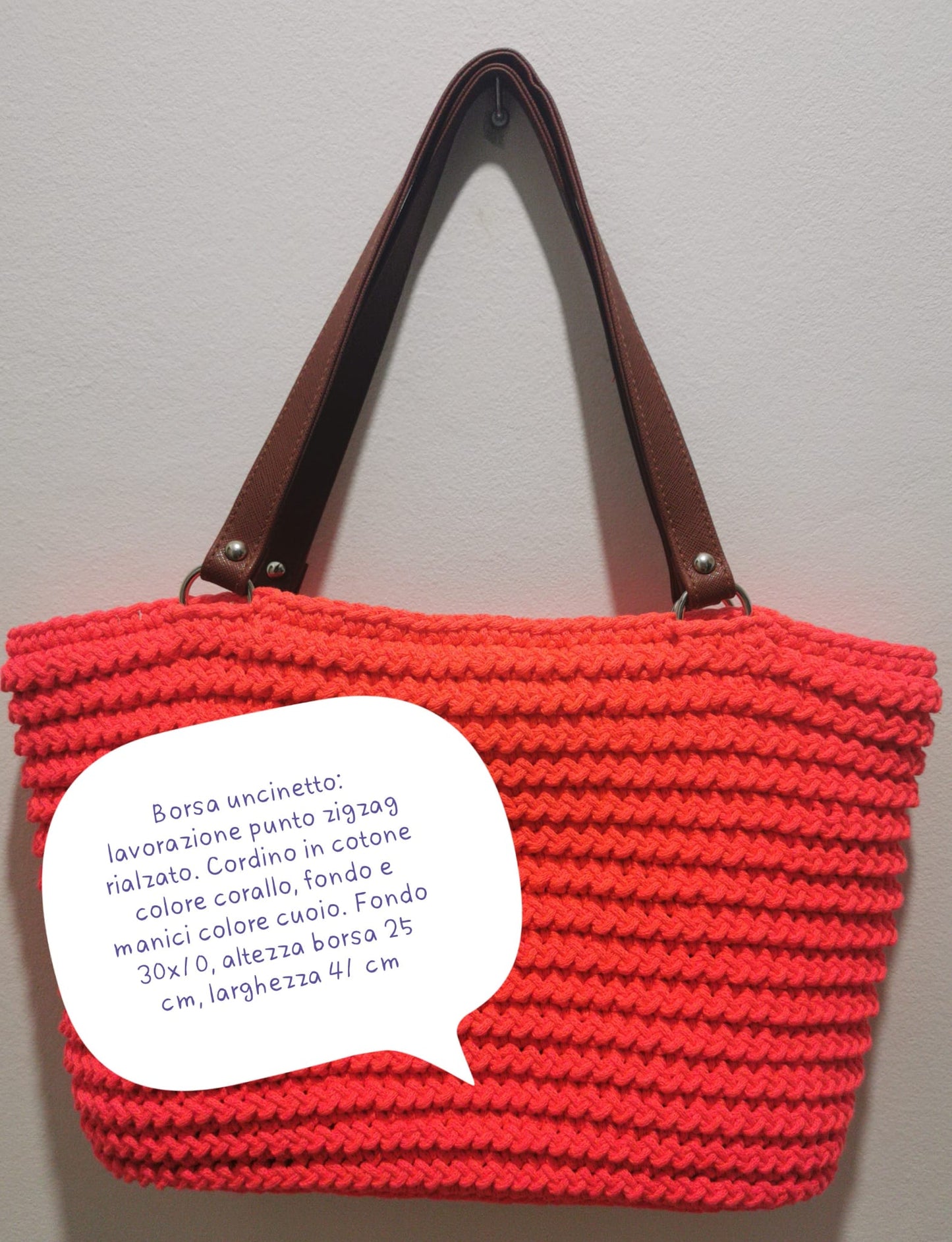 BORSA ALL'UNCINETTO, CORALLO E MANICI CUOIO