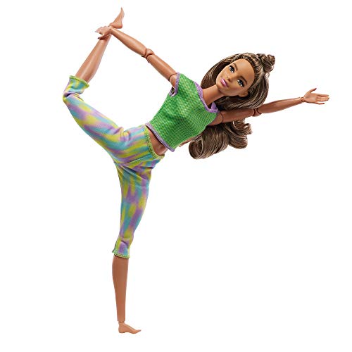Barbie - Bambola Castana Snodata con 22 Articolazioni Flessibili e Abbigliamento Sportivo, Giocattolo per Bambini 3+ Anni, GXF05