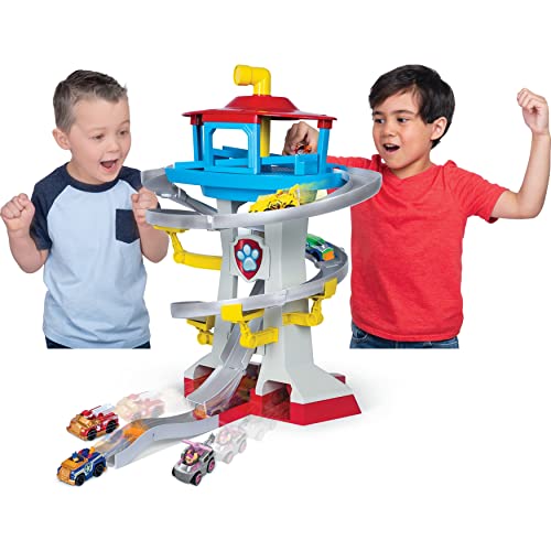 Set Di Gioco Adventure Bay Pista da Corsa Die Cast con 2 Veicoli Esclusivi, In Scala 1:55 Paw Patrol