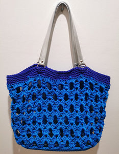 BORSA ALL'UNCINETTO, AZZURRA CON BORDO BLU